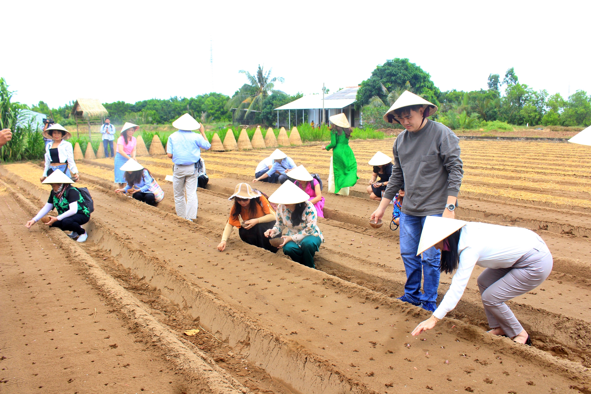 Độc lạ du lịch &quot;nương theo lời ca&quot; ở Trà Vinh - Ảnh 3.