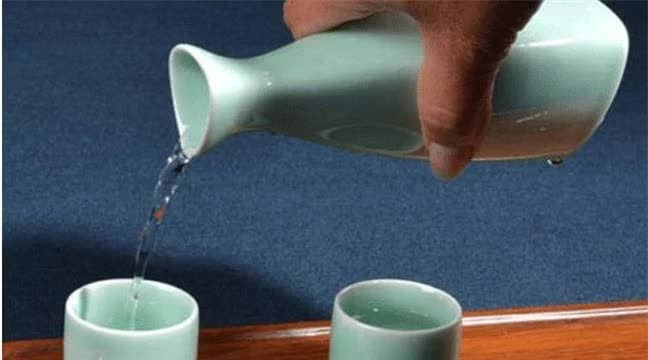 Vì sao người xưa rất chú trọng việc hâm nóng rượu trước khi uống? - Ảnh 3.