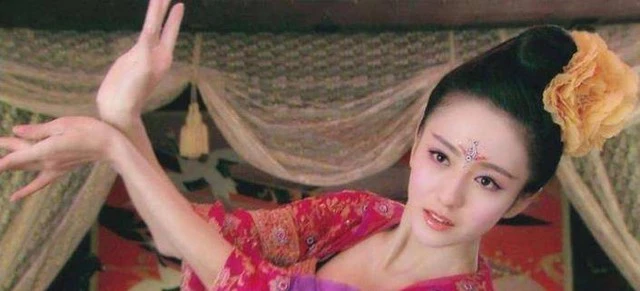 Hoàng đế sẽ xử trí phi tần &quot;cắm sừng&quot; mình ra sao? Đày vào lãnh cung là còn nhẹ - Ảnh 1.