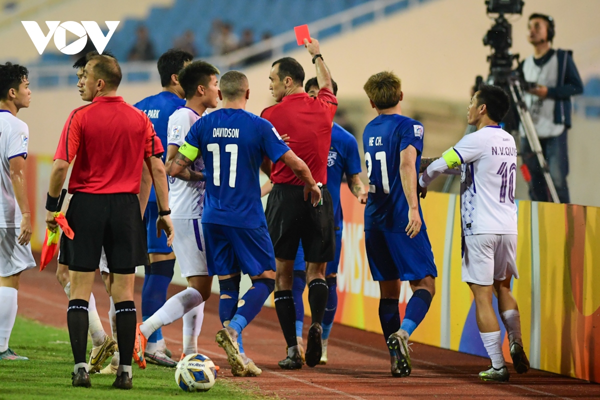 &quot;Đi đường quyền&quot; với Xuân Mạnh, cầu thủ Trung Quốc bị AFC phạt nặng - Ảnh 1.