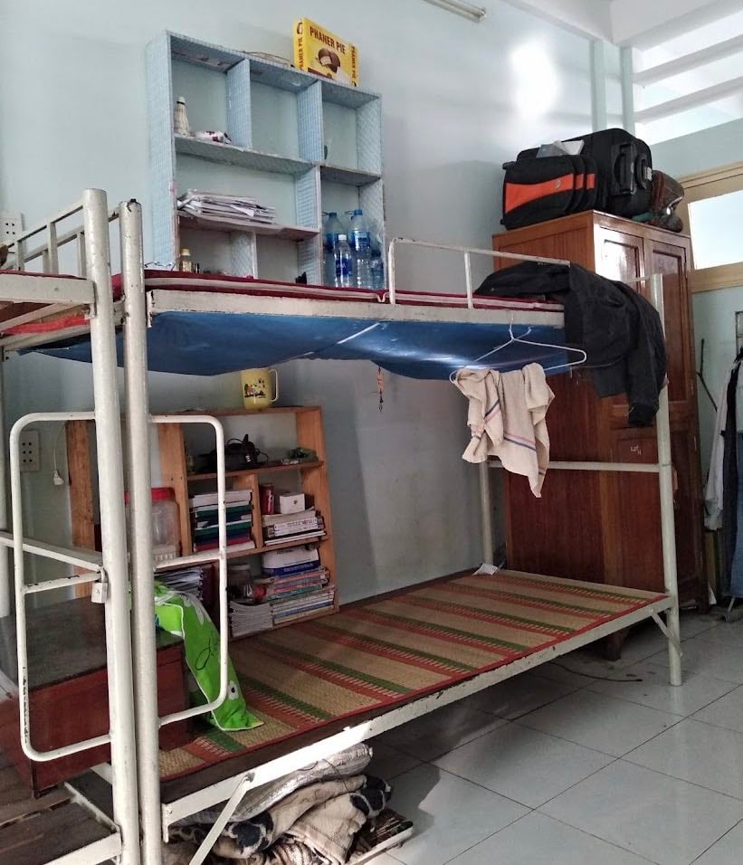 Tranh cãi việc ký túc xá Trường ĐH Sư phạm TP.HCM không cho sinh viên nằm nệm  - Ảnh 3.