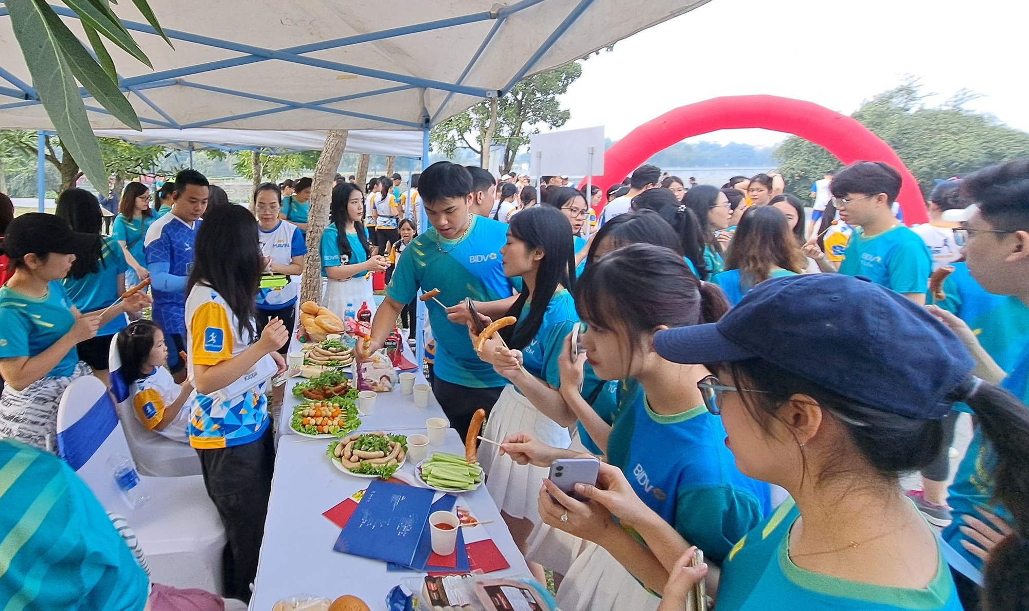 Mavin đồng hành cùng BIDV mang Tết ấm cho người nghèo - Ảnh 5.