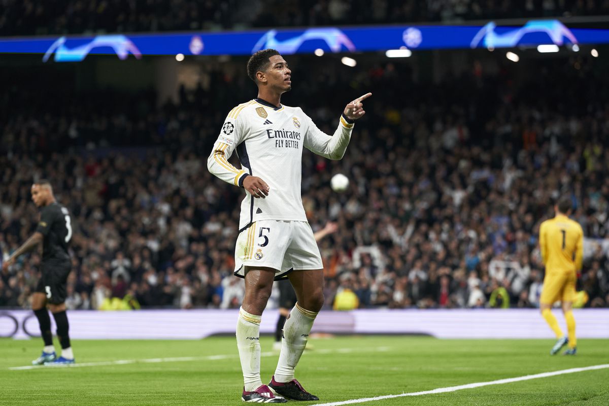 Hạ Napoli, Real Madrid “một công, đôi việc” ở Champions League - Ảnh 1.
