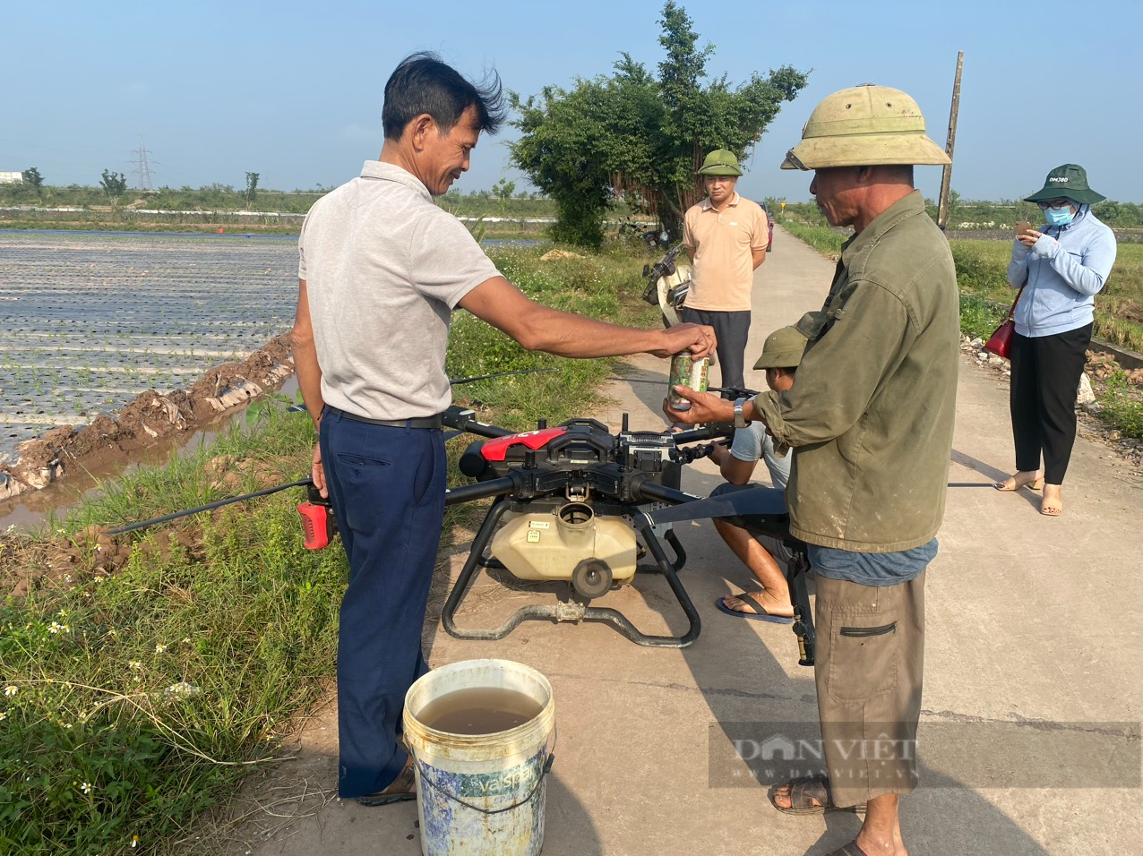 Doanh nghiệp tiên phong ứng dụng máy bay không người lái trong nông nghiệp chia sẻ những khó khăn trong chuyển đối số - Ảnh 4.