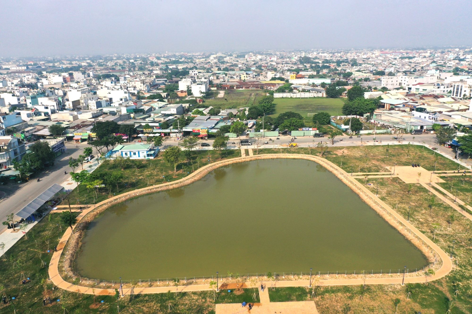 Công viên gần 20 tỷ đồng ở Bình Tân đi vào hoạt động sau hơn 20 năm chờ đợi - Ảnh 4.