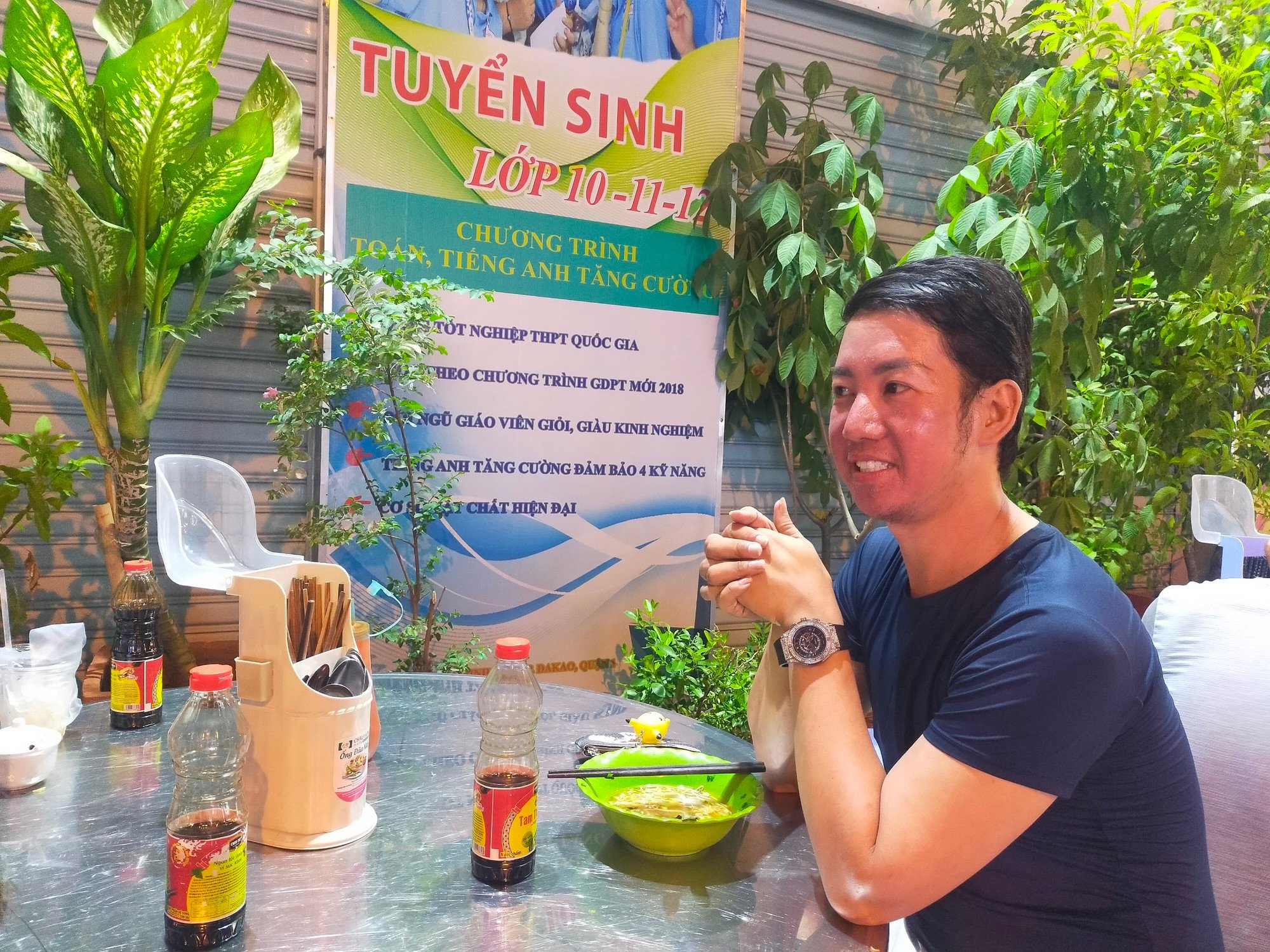 Tô mì 0 đồng ở trung tâm TP.HCM làm ấm lòng người lao động nghèo - Ảnh 5.