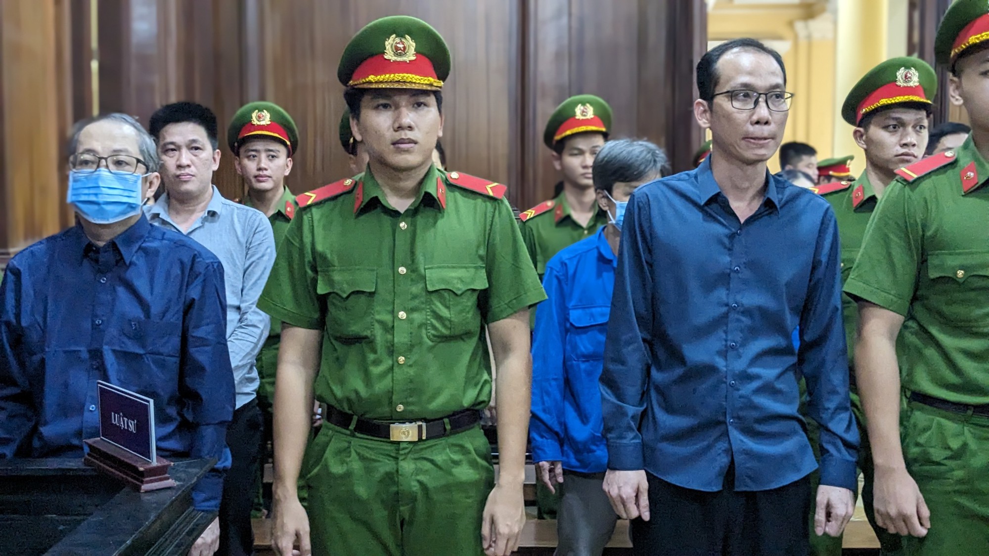 Cựu Giám đốc BV Thủ Đức tham ô hơn 100 tỷ bị đề nghị từ 21 – 23 năm tù - Ảnh 1.