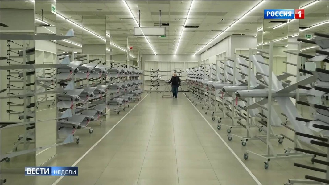 Ukraine sản xuất hệ thống tác chiến điện tử là &quot;sát thủ&quot; với UAV cảm tử Lancet Nga - Ảnh 14.