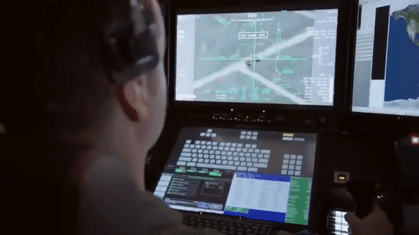 UAV sát thủ MQ-9 của Mỹ quần thảo trên Dải Gaza để làm gì? - Ảnh 17.