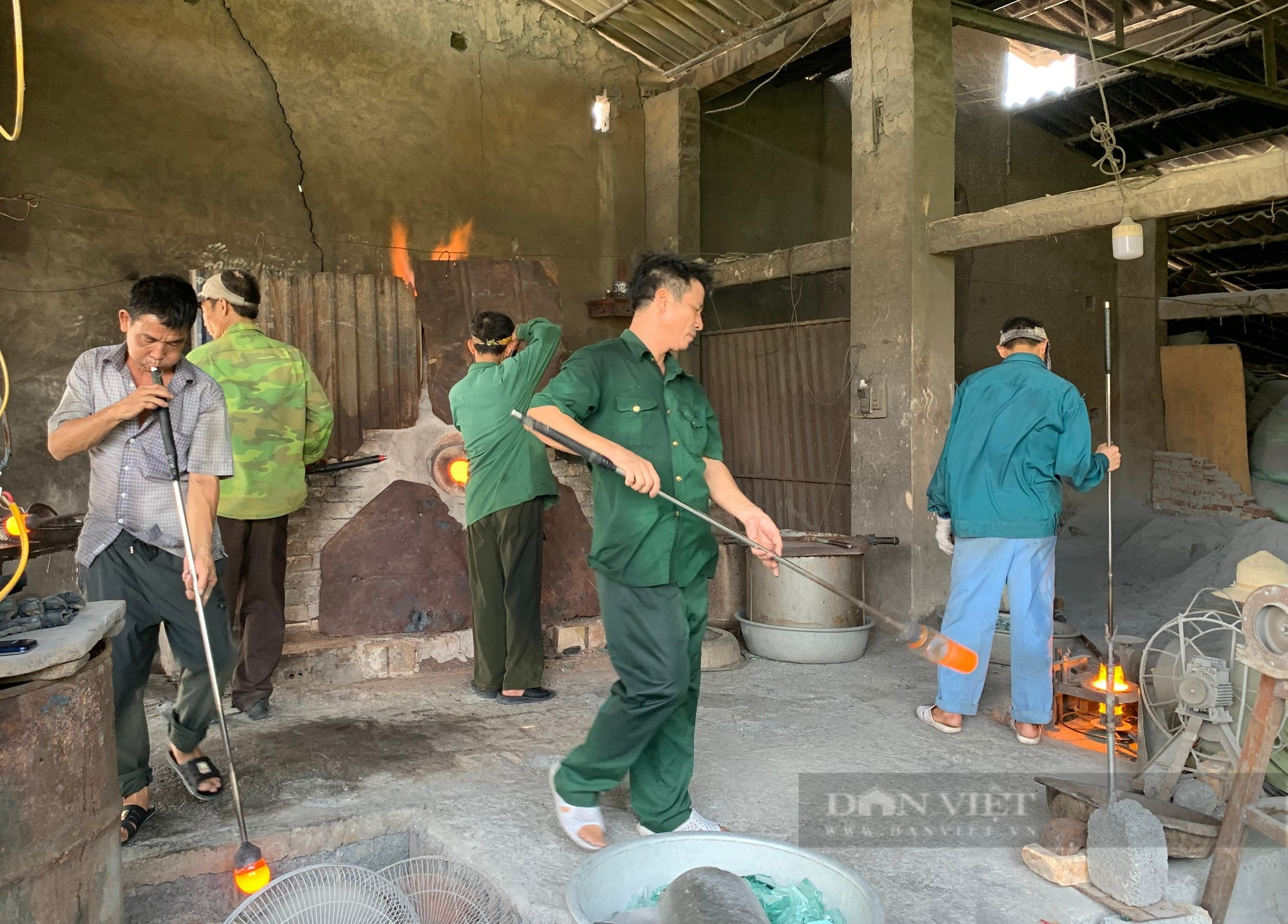 Làng nghề sản xuất cốc thủy tinh uống bia hơi độc quyền ở Nam Định - Ảnh 5.