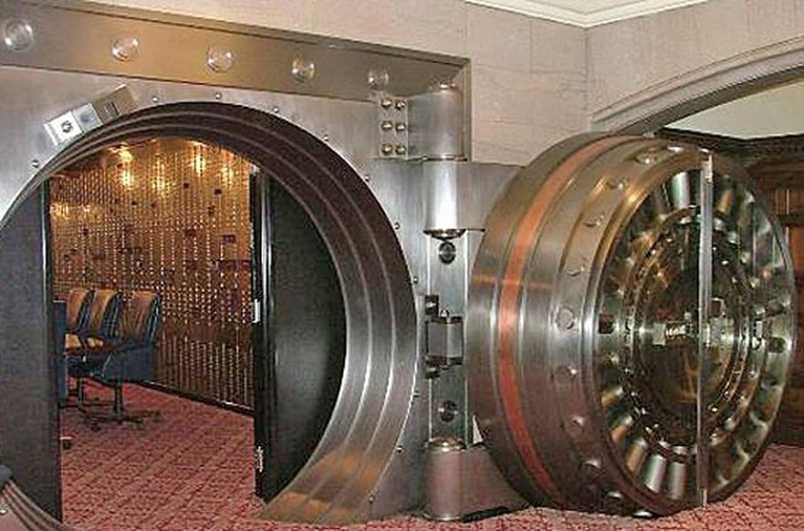 Bên trong hầm chứa vàng lớn nhất thế giới, &quot;chấp&quot; hết các loại bom đạn tấn công - Ảnh 5.