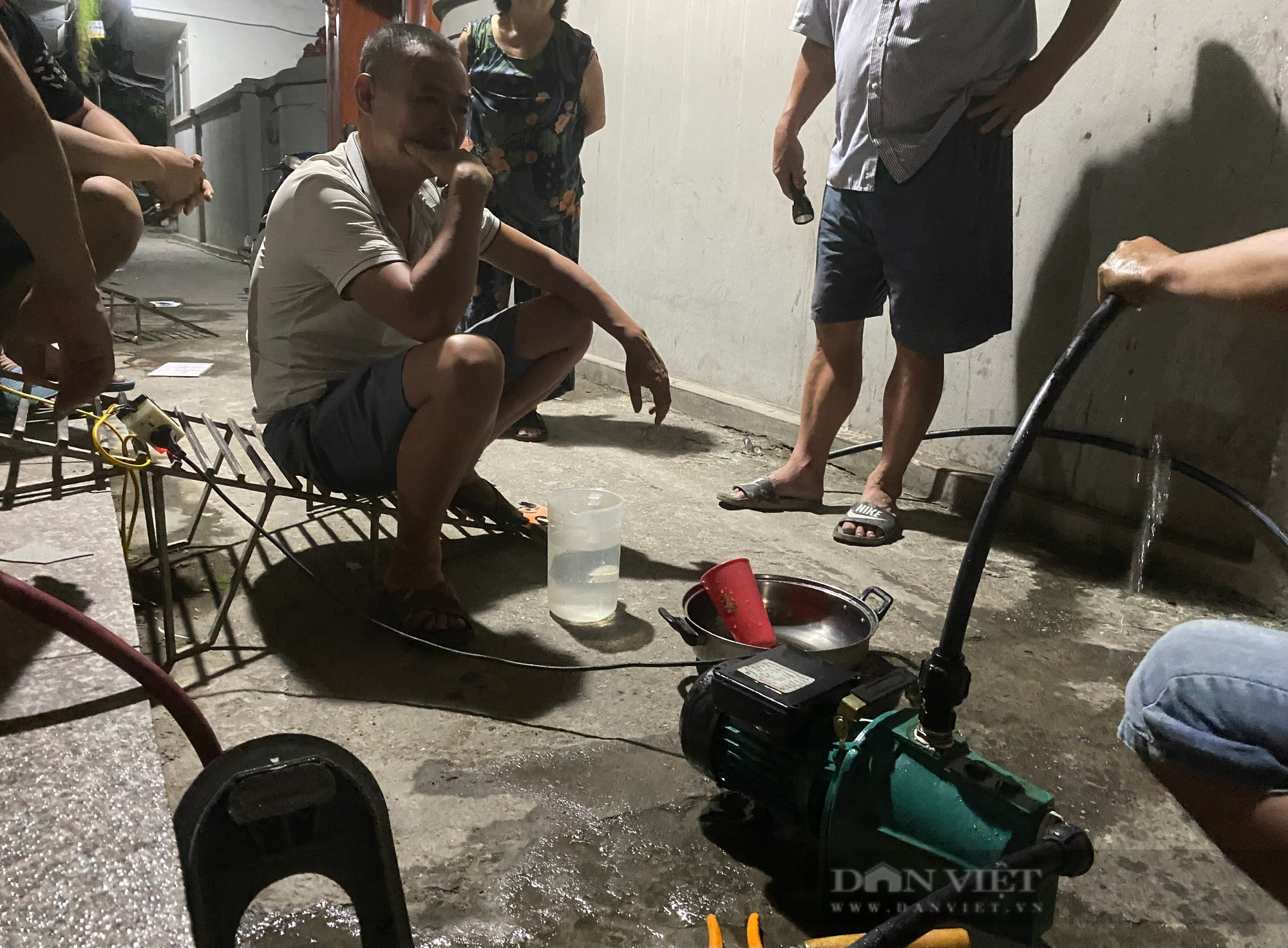 Khốn khổ vì mất nước suốt nhiều ngày tại Triều Khúc - Ảnh 5.