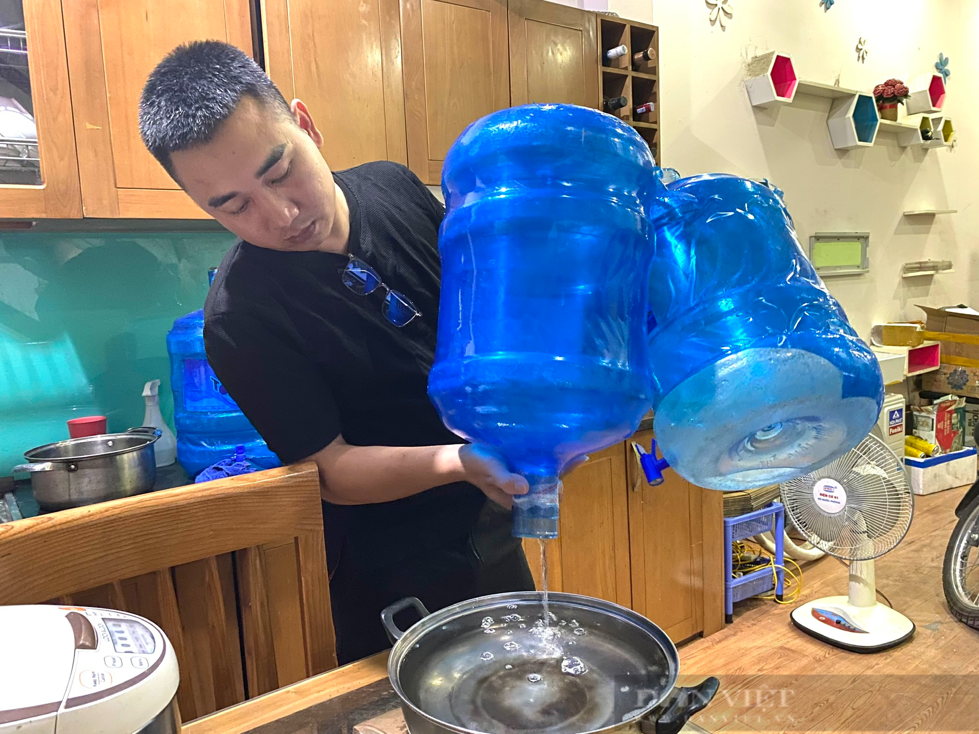 Khốn khổ vì mất nước suốt nhiều ngày tại Triều Khúc - Ảnh 1.