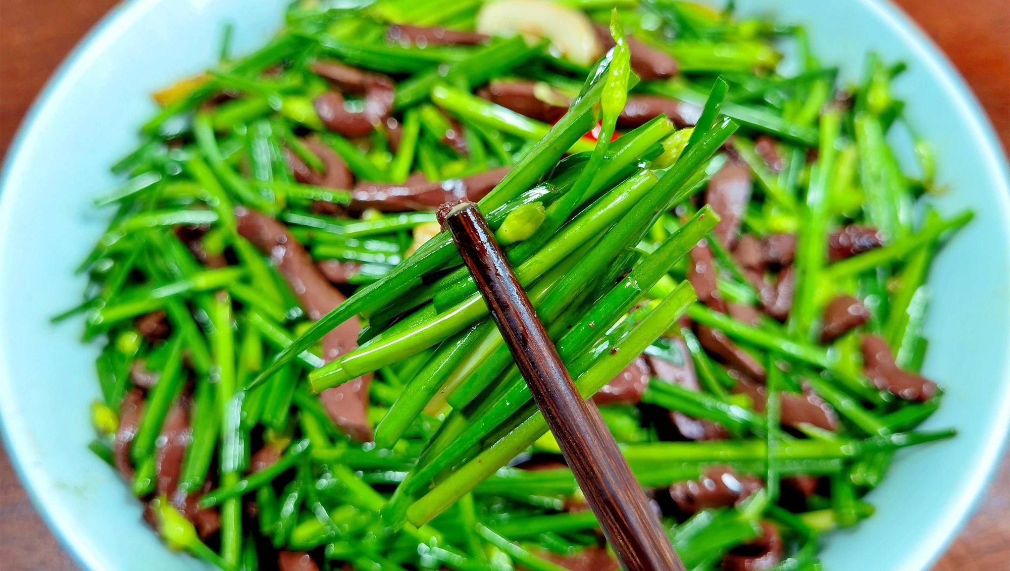 Loại rau &quot;già&quot; hóa ra là kho dinh dưỡng, bổ thận, tráng dương, làm sủi cảo hương vị ngon ngọt - Ảnh 2.
