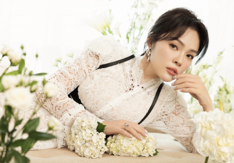 Dương Cẩm Lynh phản ứng thế nào khi nhiều đại gia đề nghị trả giúp khoản nợ tiền tỷ? - Ảnh 1.