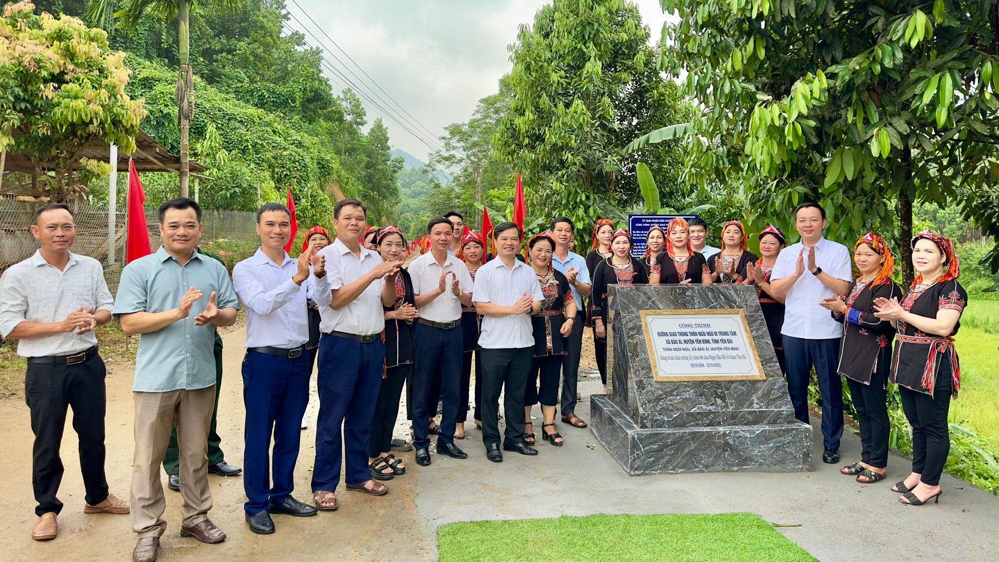 Huyện Yên Bình, tỉnh Yên Bái quyết tâm về đích Nông thôn mới trong năm 2023 - Ảnh 3.