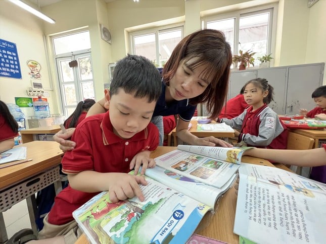 Trăn trở chính sách thu hút người giỏi theo ngành sư phạm - Ảnh 1.