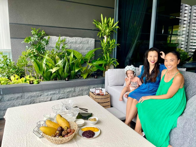 Đoan Trang trổ tài nội trợ khi đón mẹ con Ngọc Oanh đến thăm nhà mới - Ảnh 3.