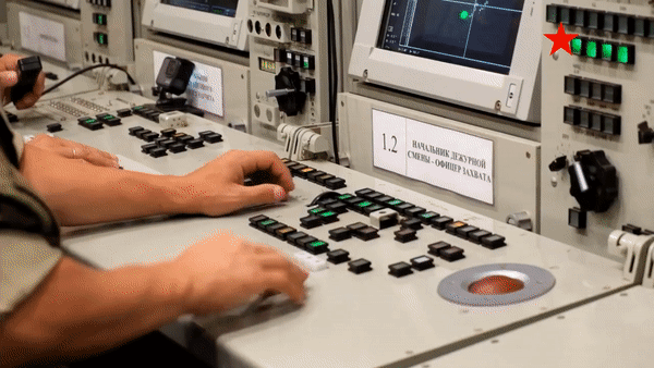 Khám phá &quot;mắt thần&quot; trị giá 5,5 triệu USD của hệ thống phòng không S-400 Nga - Ảnh 10.