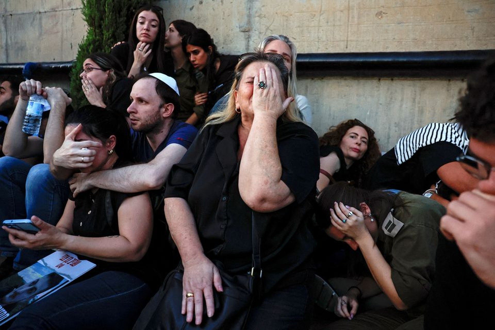 Một tháng chiến sự Israel-Hamas rung chuyển &quot;chảo lửa&quot; Trung Đông - Ảnh 16.