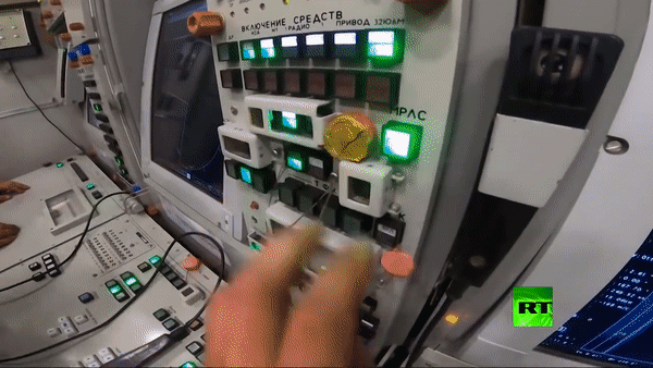 Khám phá &quot;mắt thần&quot; trị giá 5,5 triệu USD của hệ thống phòng không S-400 Nga - Ảnh 16.