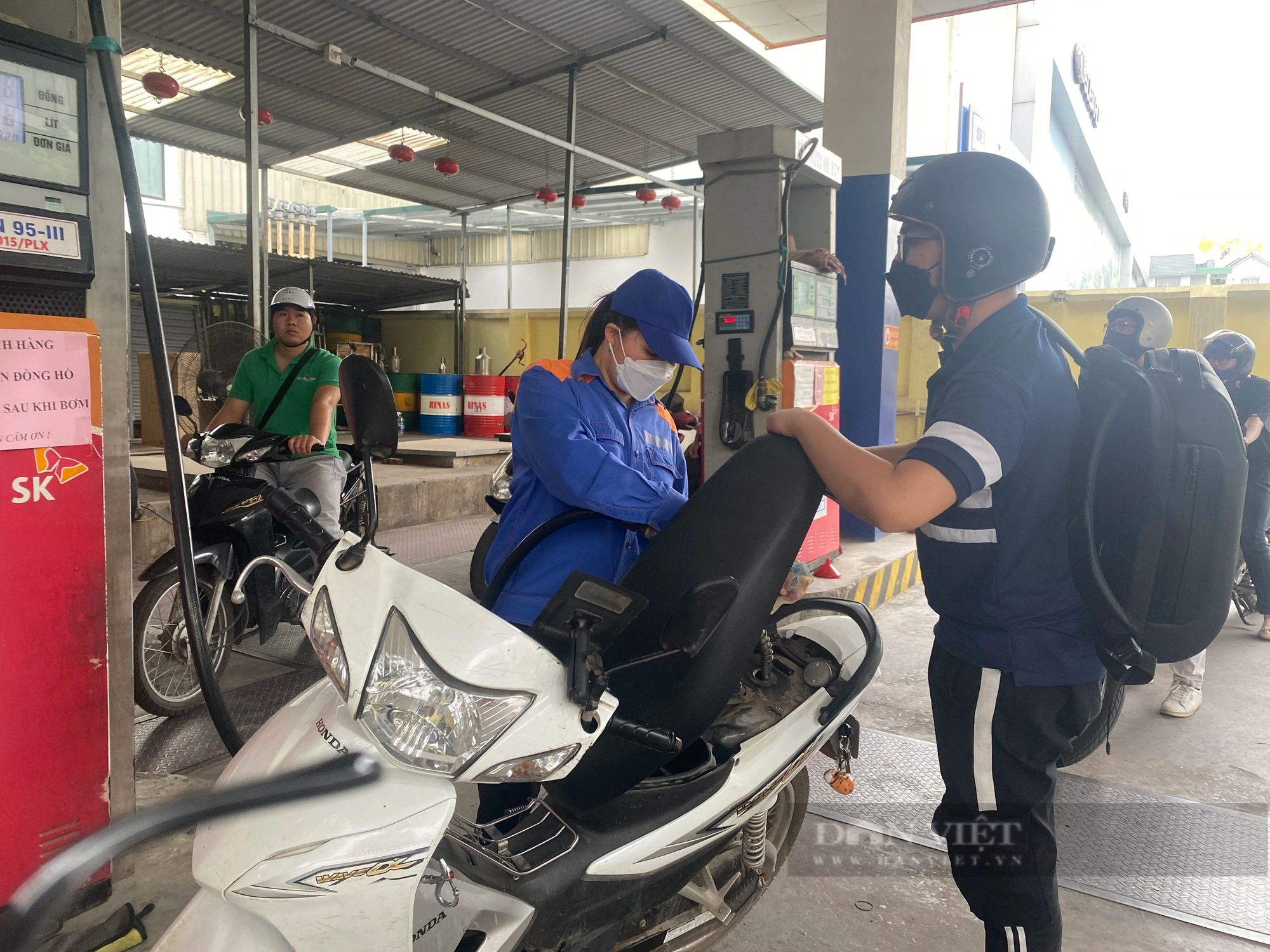 Giá xăng dầu hôm nay 9/11: Giảm không &quot;phanh&quot; thấp kỷ lục - Ảnh 4.