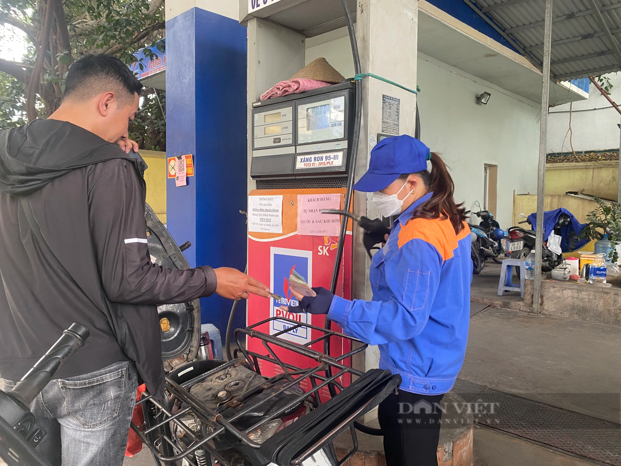 Giá xăng dầu hôm nay 9/11: Giảm không &quot;phanh&quot; thấp kỷ lục - Ảnh 3.