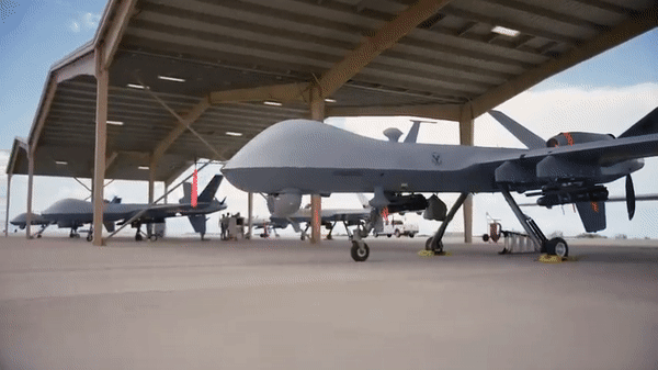 Houthi bắn rơi UAV MQ-9 trị giá 30 triệu USD của Mỹ tại Trung Đông - Ảnh 19.