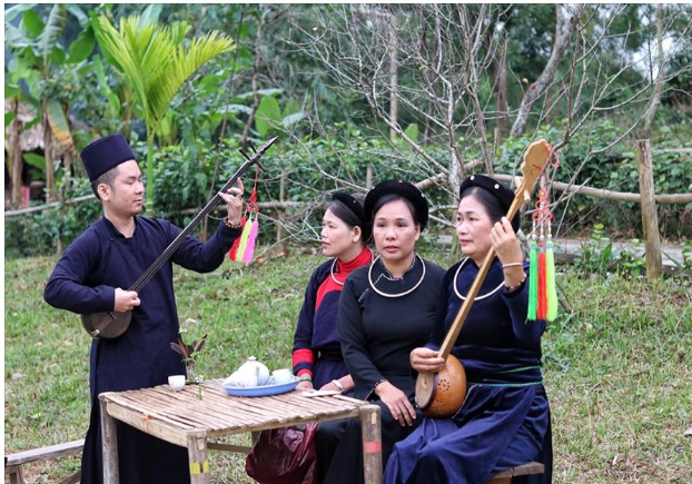 Giảm nghèo thông tin đặc biệt quan trọng đối với đồng bào dân tộc thiểu số và miền núi - Ảnh 3.