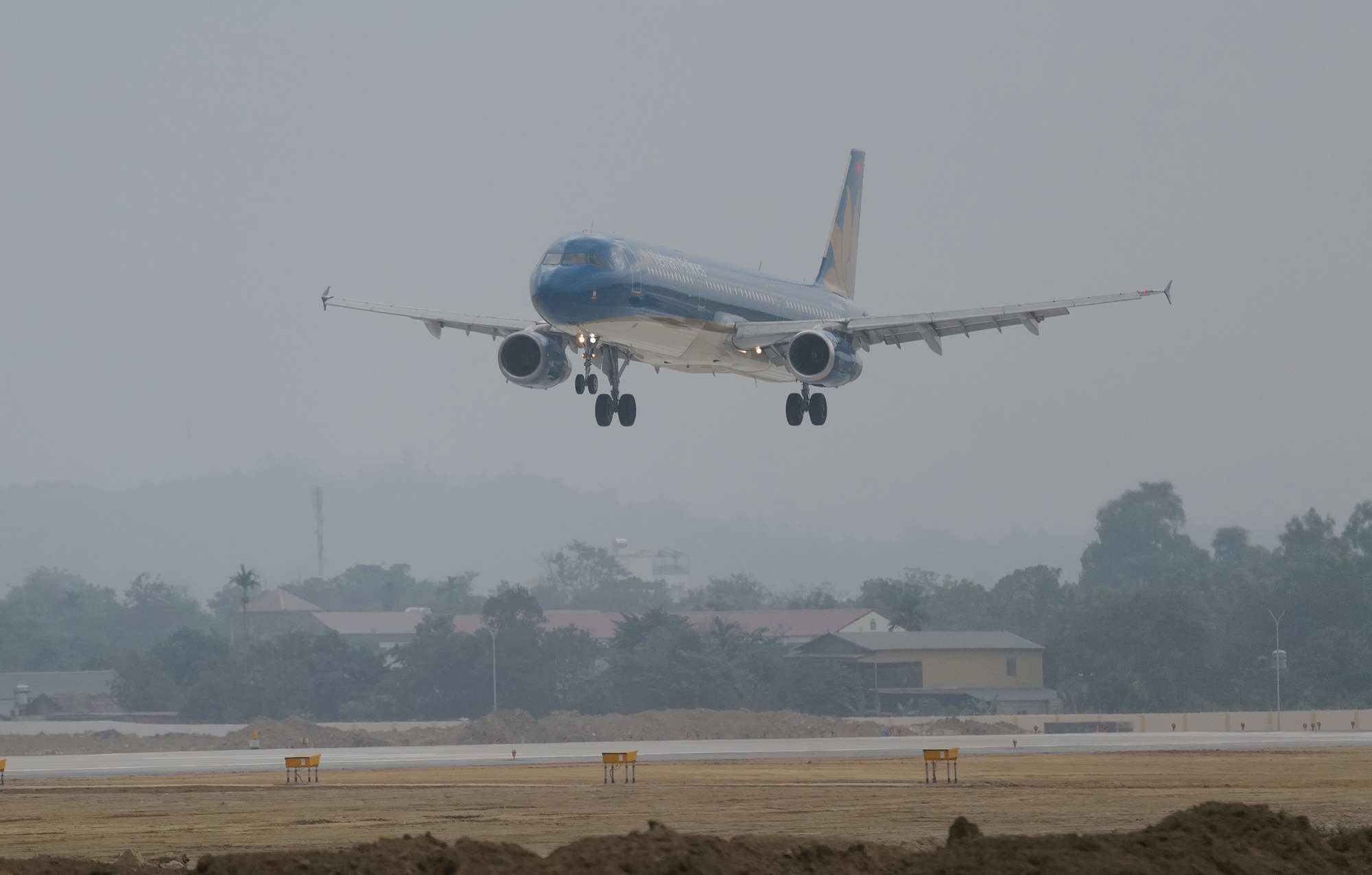 Vietnam Airlines thuê thêm 4 máy bay phục vụ cao điểm Tết Nguyên đán Giáp Thìn 2024- Ảnh 1.