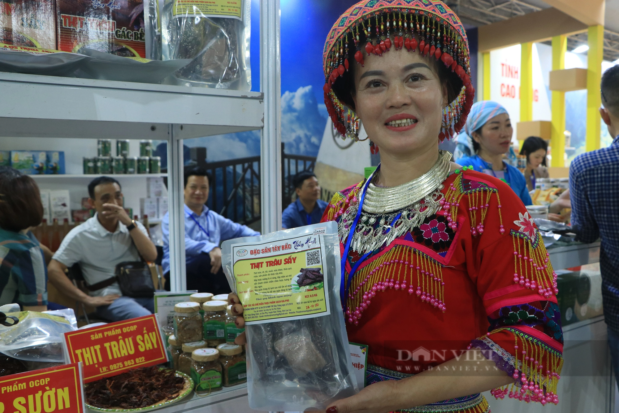 Lần đầu mở Tuần lễ OCOP khách đông bất ngờ, TP.HCM mong muốn tổ chức định kỳ - Ảnh 3.