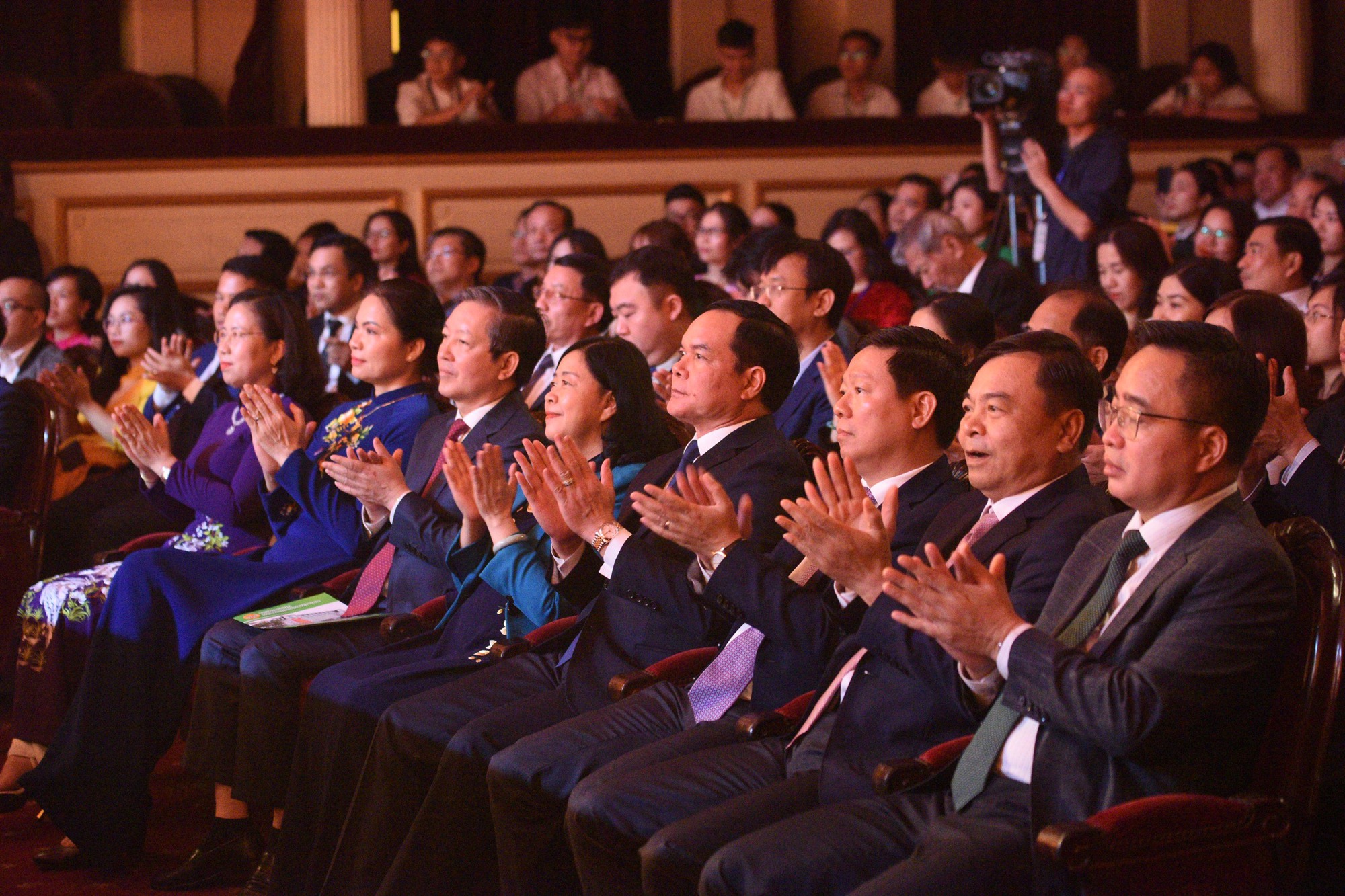 Trao giải &quot;Giải báo chí toàn quốc viết về nông nghiệp, nông dân, nông thôn Việt Nam năm 2023&quot; - Ảnh 1.
