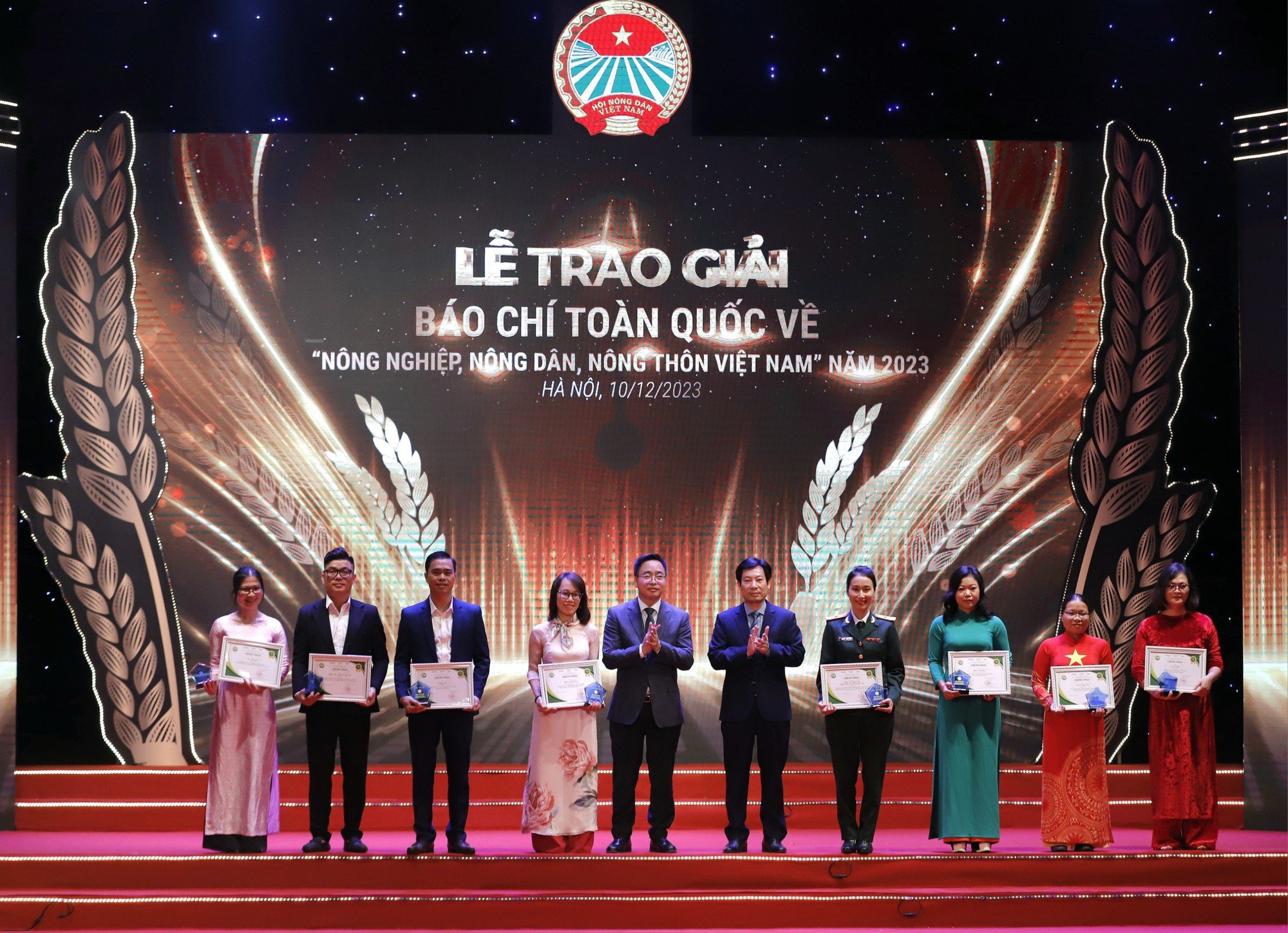Trao giải &quot;Giải báo chí toàn quốc viết về nông nghiệp, nông dân, nông thôn Việt Nam năm 2023&quot; - Ảnh 1.