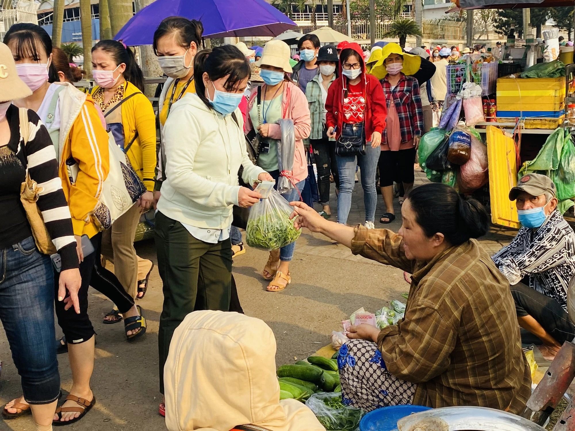 Bắt đầu có những doanh nghiệp công bố thưởng Tết 2024 - Ảnh 3.