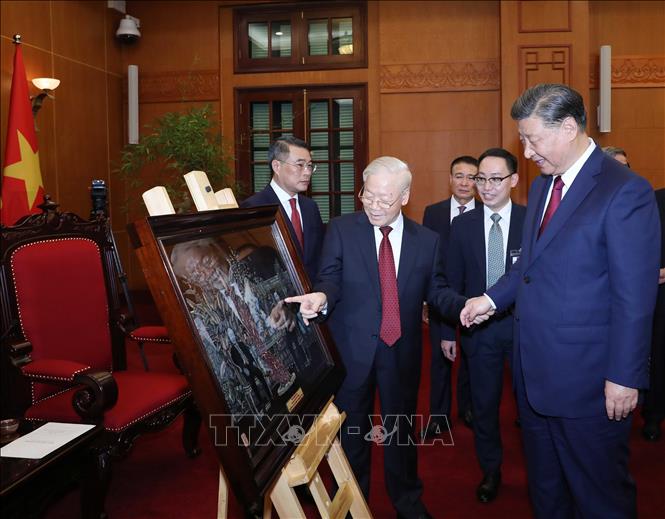 Tổng Bí thư Nguyễn Phú Trọng mời Tổng Bí thư Tập Cận Bình thưởng trà quý từ núi cao ướp hương 3 năm - Ảnh 3.