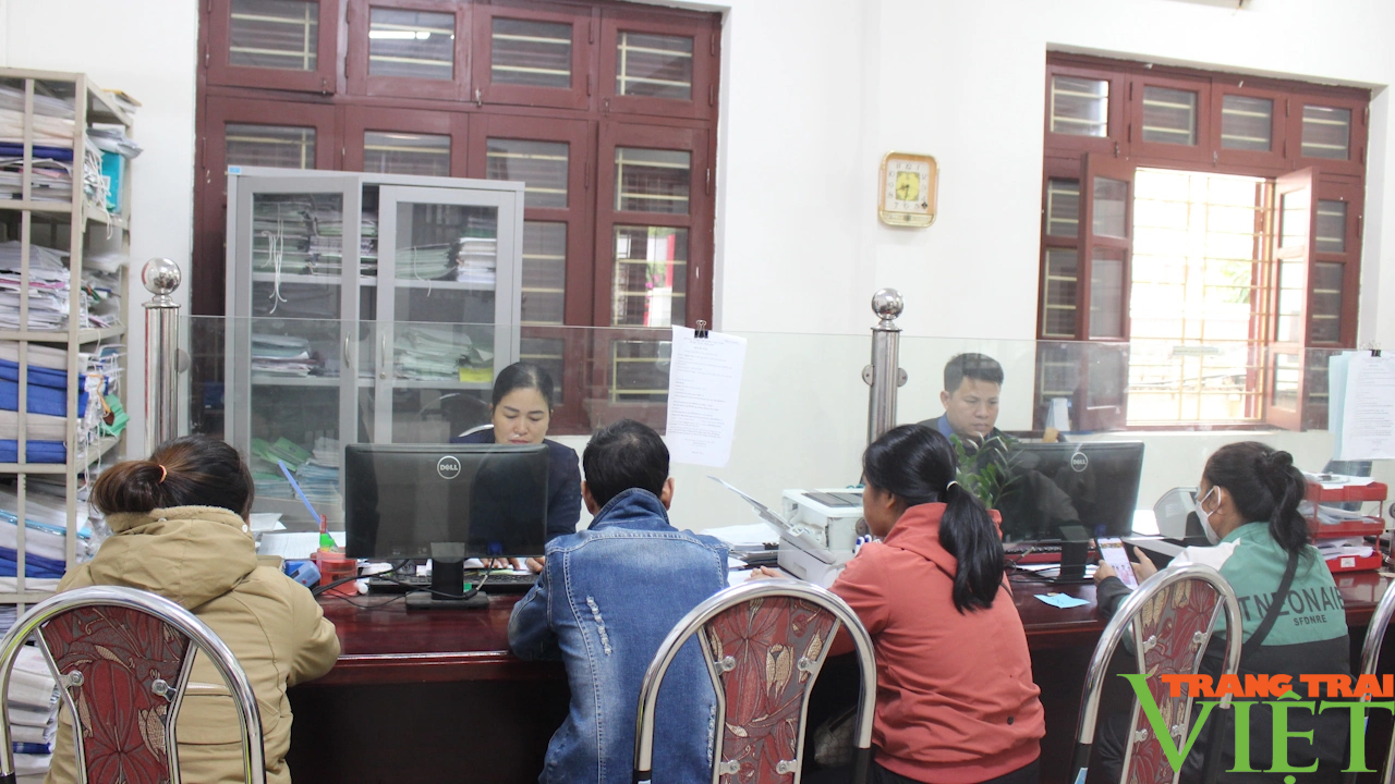 Sơn La: Phát triển đối tượng tham gia BHXH, BHYT - Ảnh 2. Sơn La: Phát triển đối tượng tham gia BHXH, BHYT - Ảnh 2.