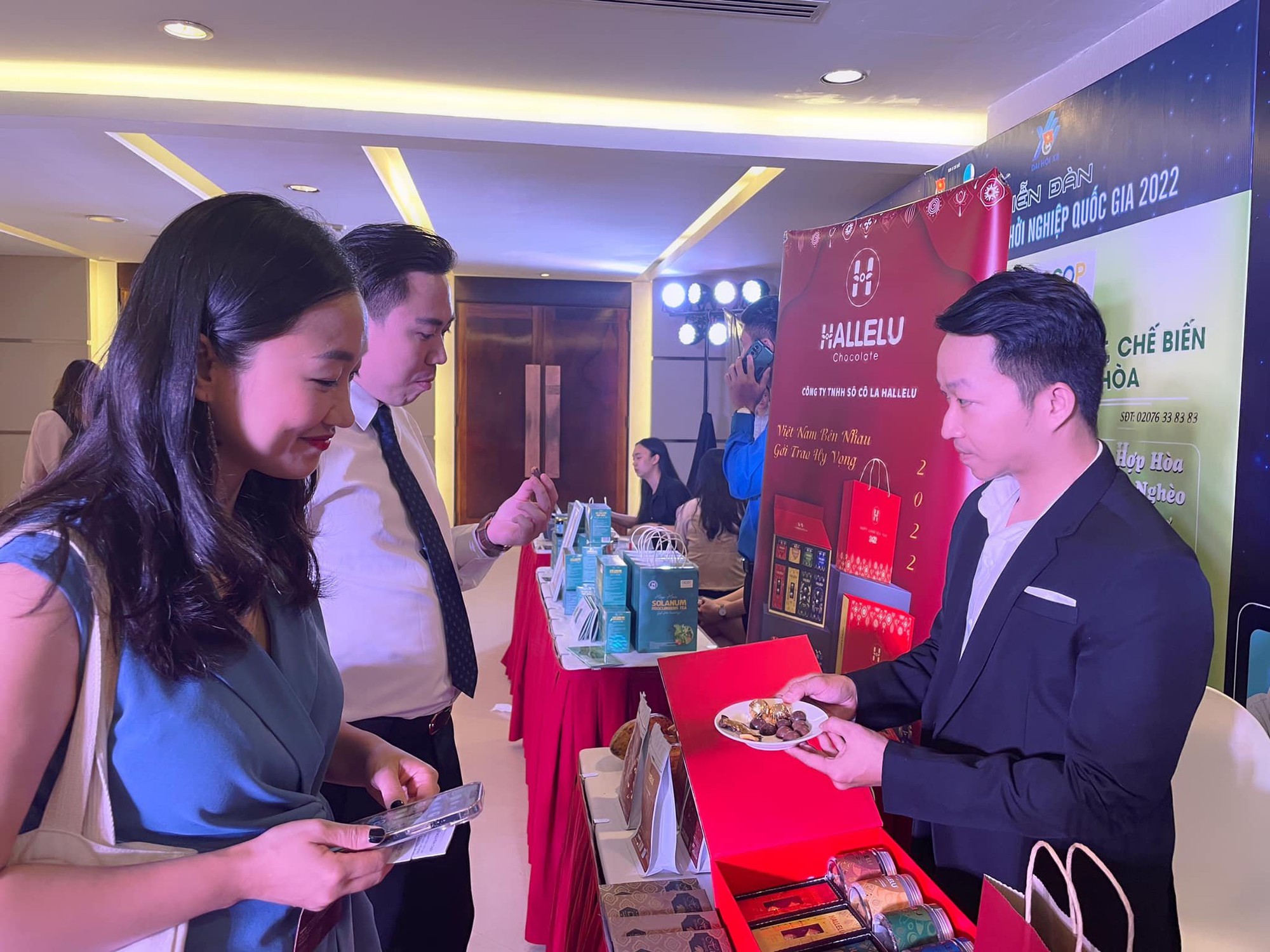 Bỏ lương &quot;khủng&quot;, chàng kỹ sư cơ khí khởi nghiệp thành công với trái cacao - Ảnh 4.