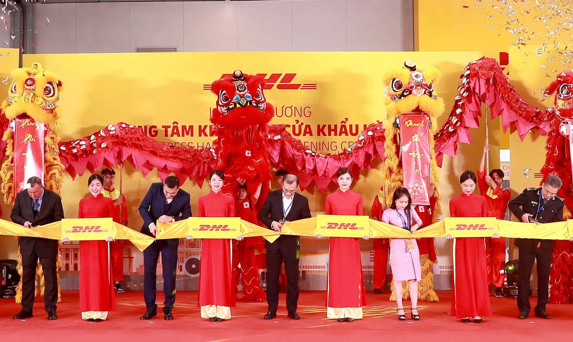 &quot;Ông lớn&quot; chuyển phát nhanh DHL mở trung tâm logistics xanh tại Hà Nội - Ảnh 1.