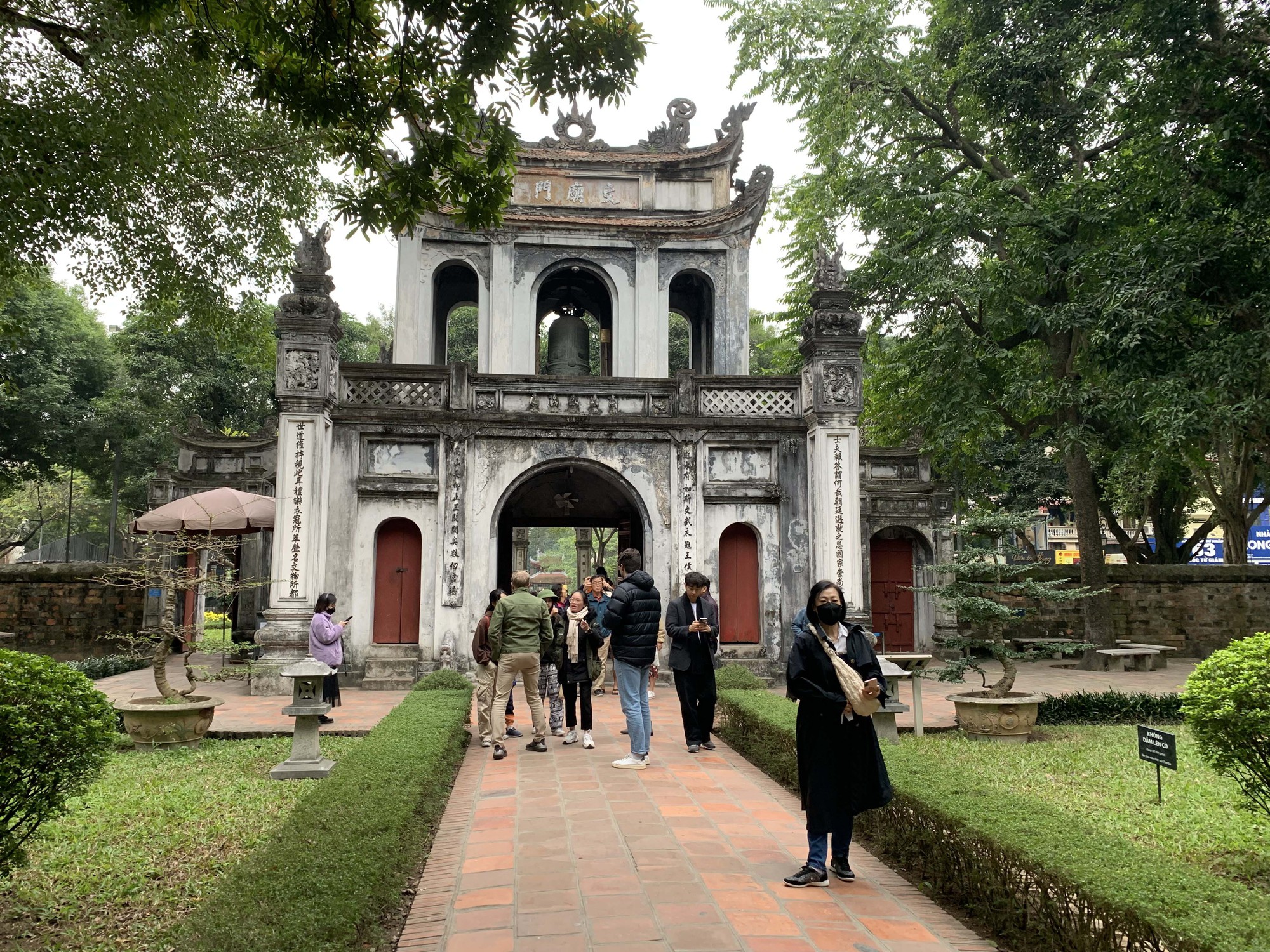 Tết dương lịch với phí tham quan mới nhất 10 địa điểm di tích tại Hà Nội - Ảnh 1.