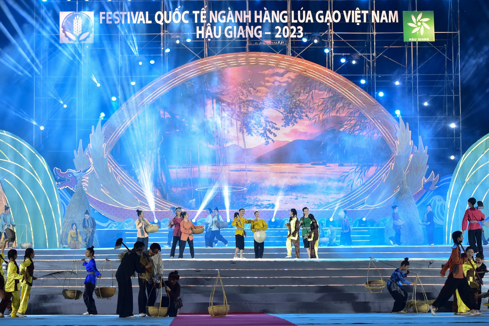 Bộ trưởng Lê Minh Hoan và bài phát biểu với câu mở đầu độc đáo: “Bạn ăn cơm chưa?” - Ảnh 2.
