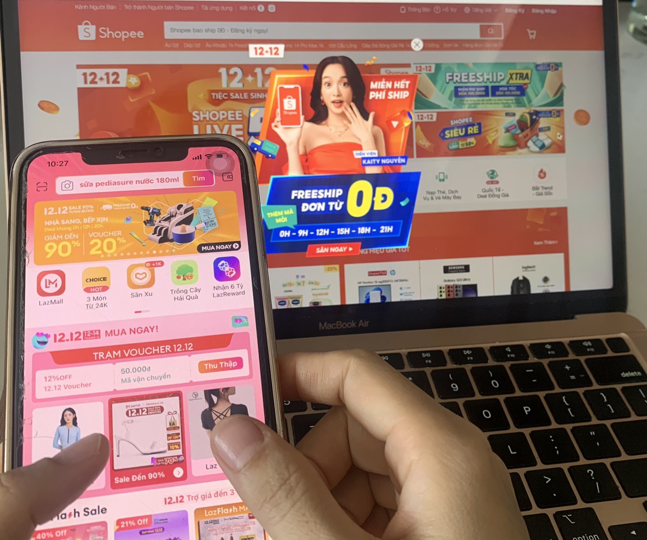 TP.HCM: Chị em săn sale online, cửa hàng, trung tâm thương mại... lại khá &quot;im ắng&quot; trong ngày 12/12 - Ảnh 4.