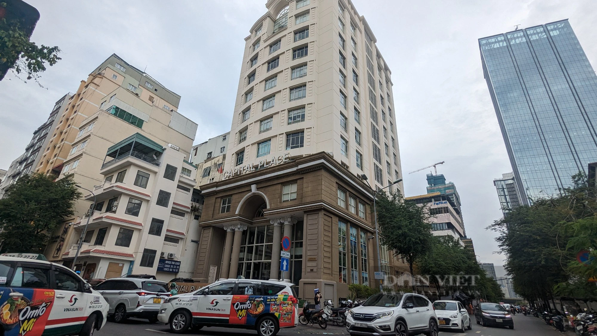 Hình ảnh cao ốc Capital Palace Tower xây dựng trái phép trong 18 năm, chuẩn bị tháo dỡ ở quận giàu nhất TP.HCM  - Ảnh 1.