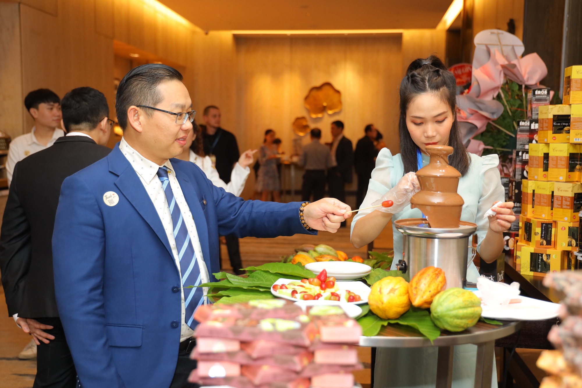 Hãng chocolate Bỉ 100 tuổi đến TP.HCM để hợp tác với “ông trùm” ca cao Việt Nam - Ảnh 2.