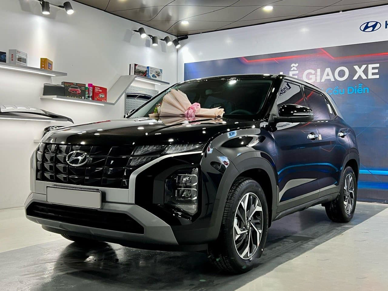 Hyundai Creta bất ngờ giảm giá niêm yết từ 599 triệu đồng, quyết đấu Mitsubishi Xforce, KIA Seltos- Ảnh 1.