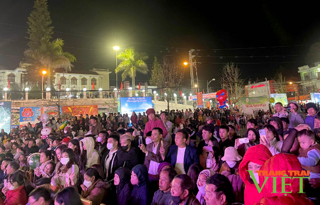 Nhiều hoạt động đặc sắc, hấp dẫn tại Tuần Văn hóa, Thể thao và Du lịch huyện Sìn Hồ - Ảnh 1. Nhiều hoạt động đặc sắc, hấp dẫn tại Tuần Văn hóa, Thể thao và Du lịch huyện Sìn Hồ - Ảnh 1.