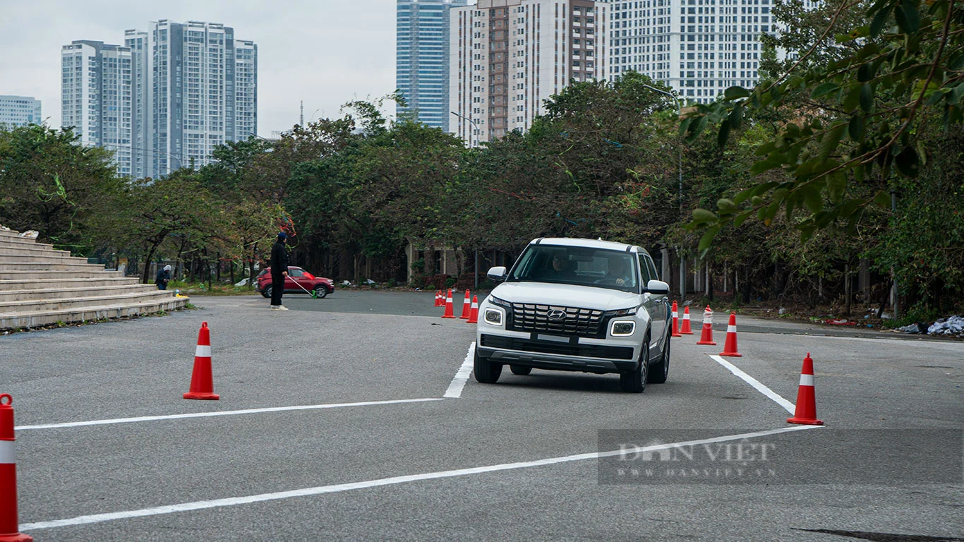 Cầm lái Hyundai Venue 2024 và những điểm &quot;ăn đứt&quot; Toyota Raize, KIA Sonet - Ảnh 7.