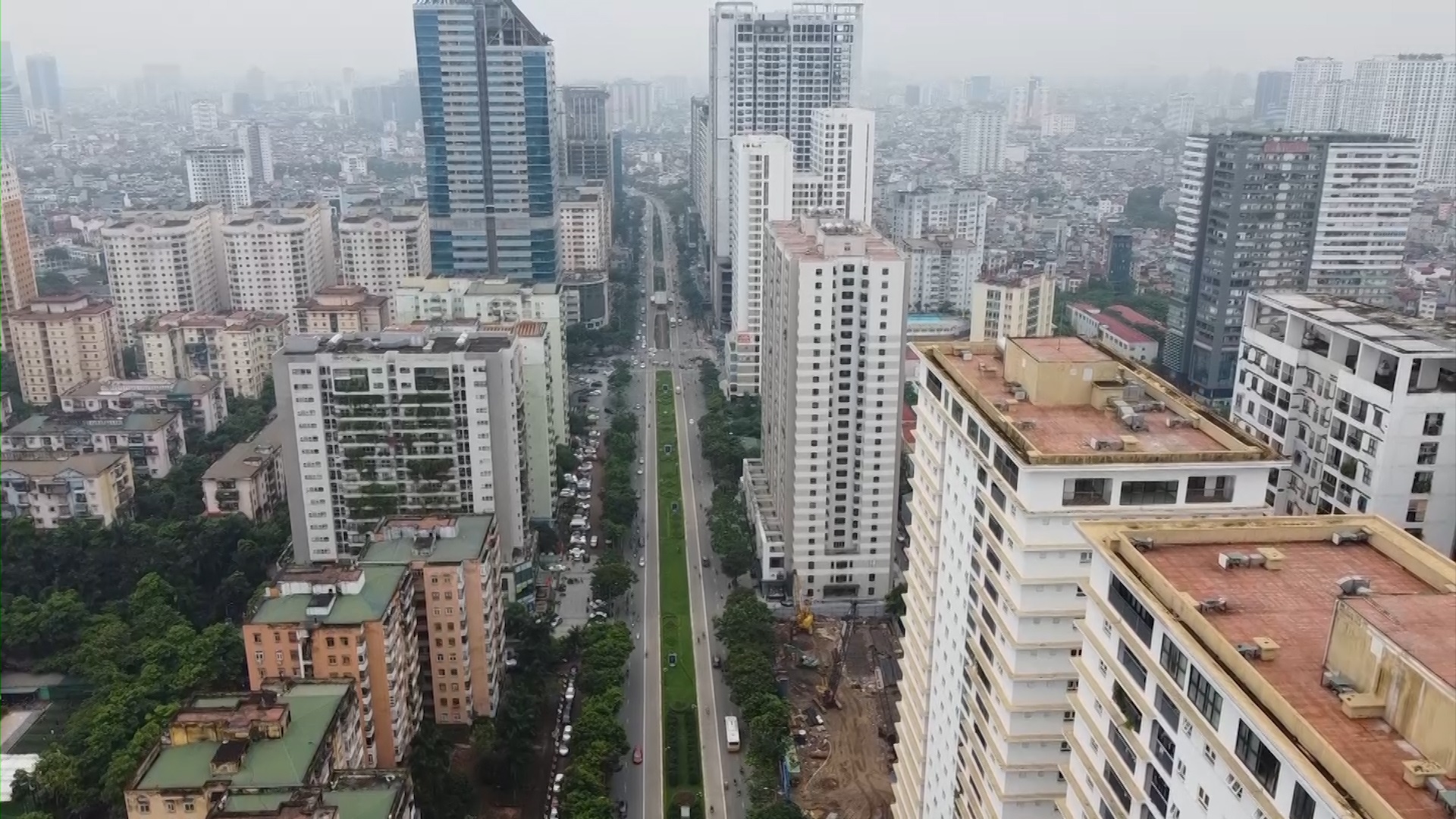 Hà Nội chậm xử lý vụ &quot;băm nát&quot; quy hoạch đường Lê Văn Lương, Thanh Tra Bộ Xây dựng lên tiếng - Ảnh 1.