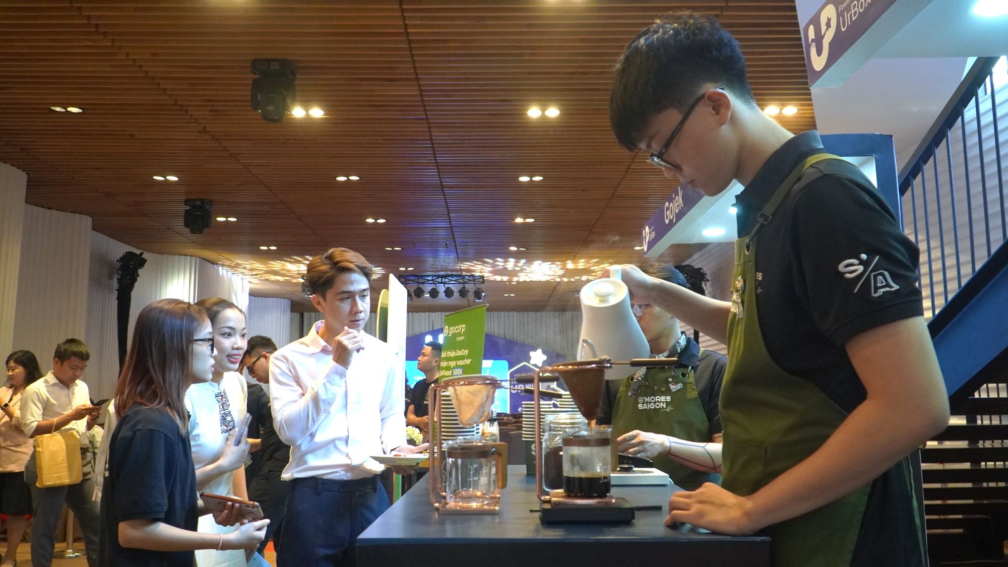 Xu hướng chăm sóc khách hàng thân thiết thời 4.0 - Ảnh 1.
