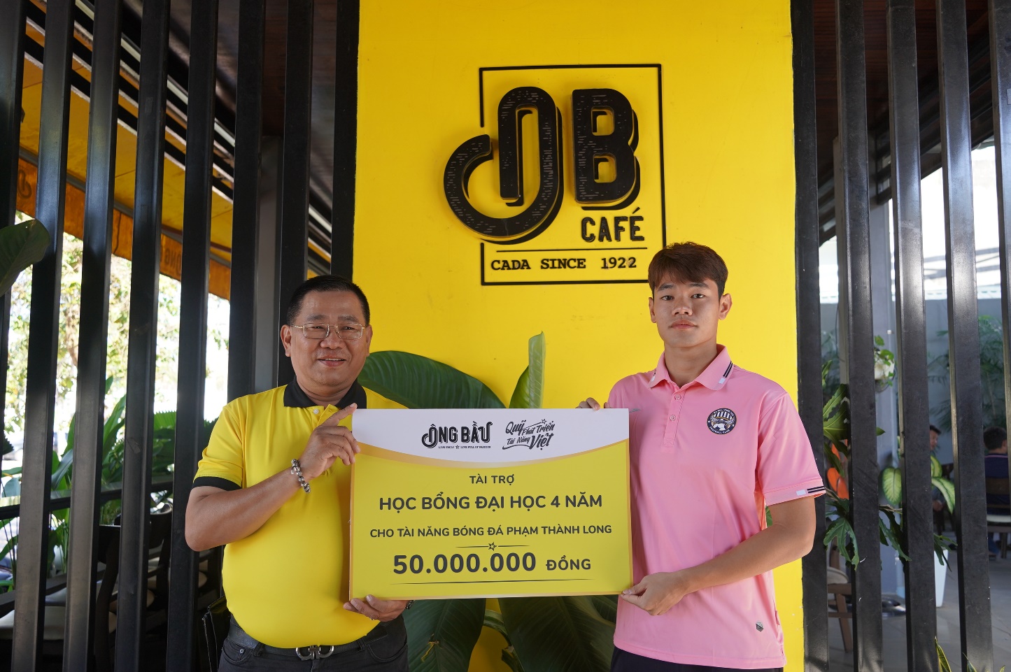 Quỹ Phát Triển tài năng Việt hỗ trợ học bổng 4 năm đại học cho hai tài năng thể thao Việt Nam - Ảnh 2.
