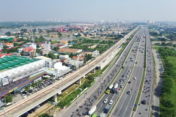 TP.HCM: Giải ngân đầu tư công dưới 80% không được xét khen thưởng, thu nhập tăng thêm - Ảnh 1.